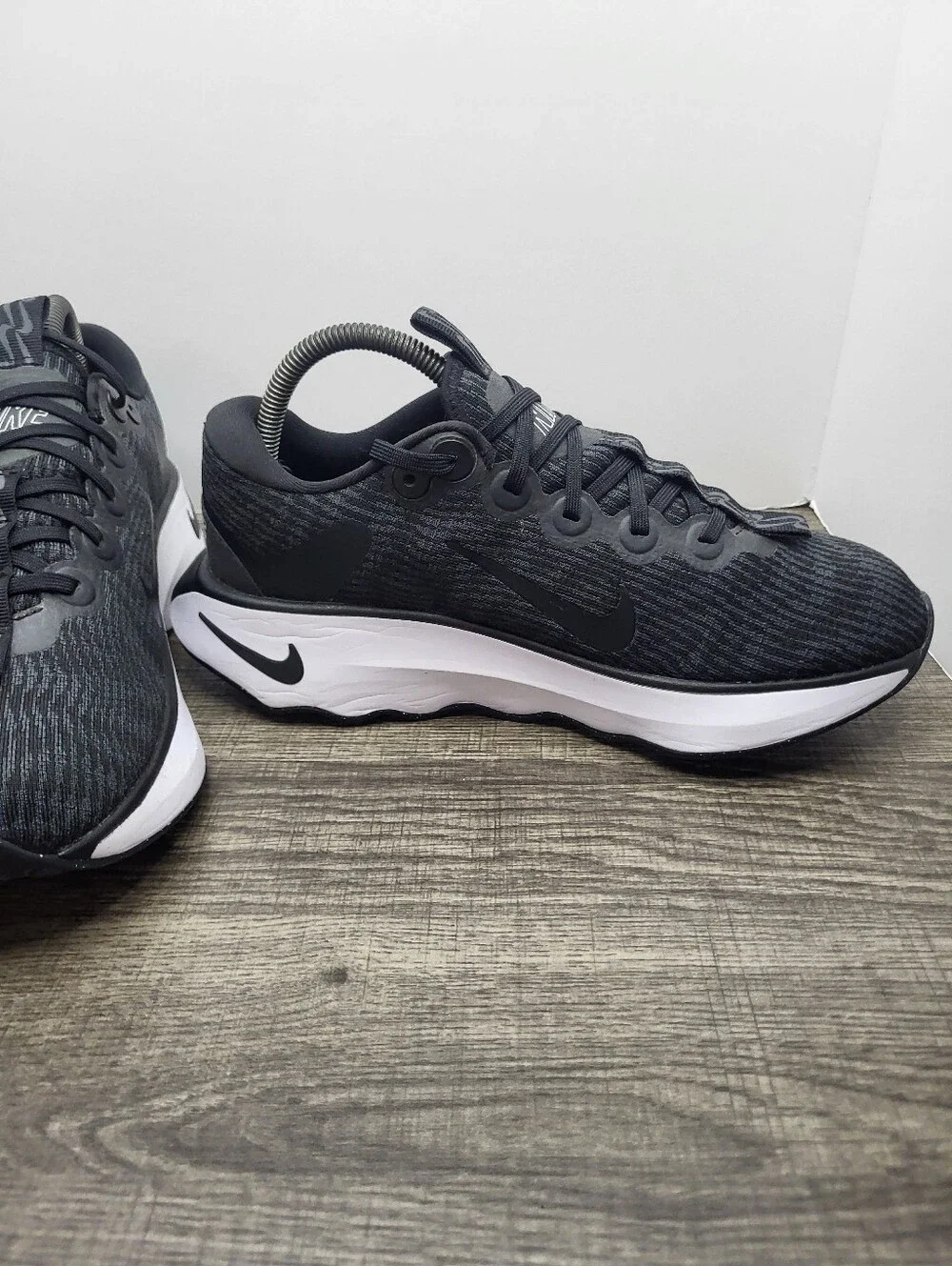 Nike Womens Motiva DV1238-001 Black Running Shoes Sneakers Size 9